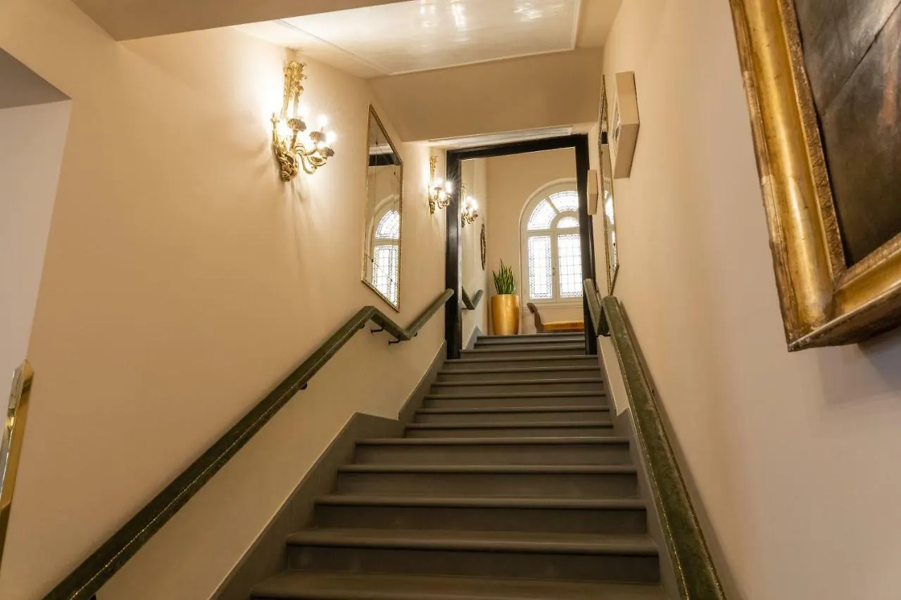 Hotel Bernini Palace Флоренция Италия