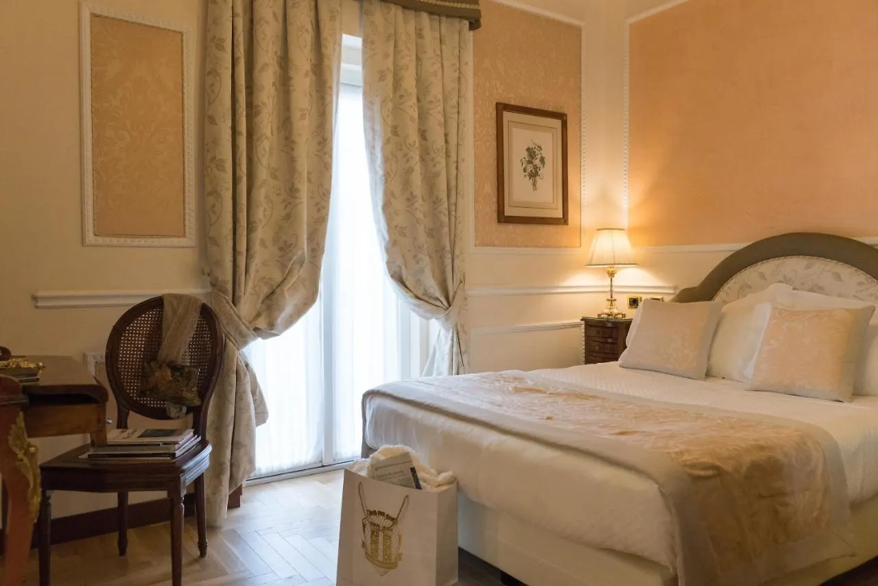 *****  Hotel Bernini Palace Florence Italy