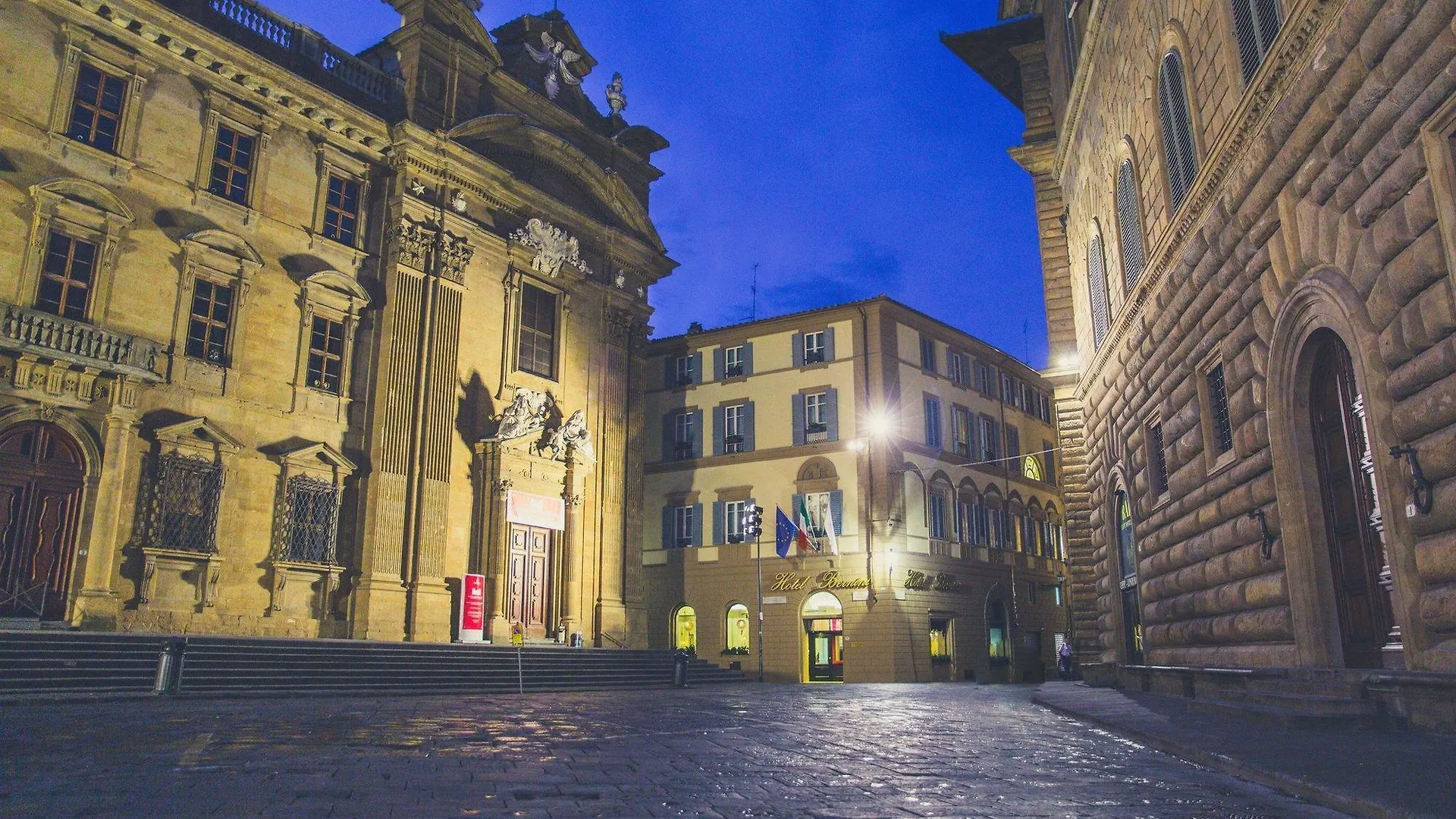 Hotel Bernini Palace Floransa 5*,